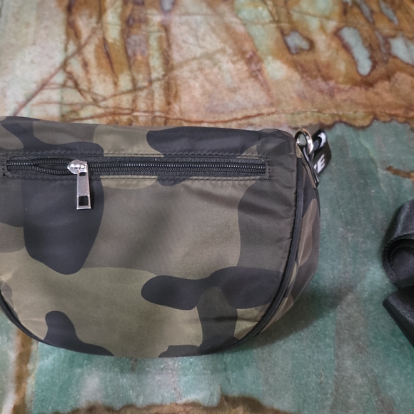 Camo  Green and Black Crossbody Bag Nwt - Picture 4 of 11
